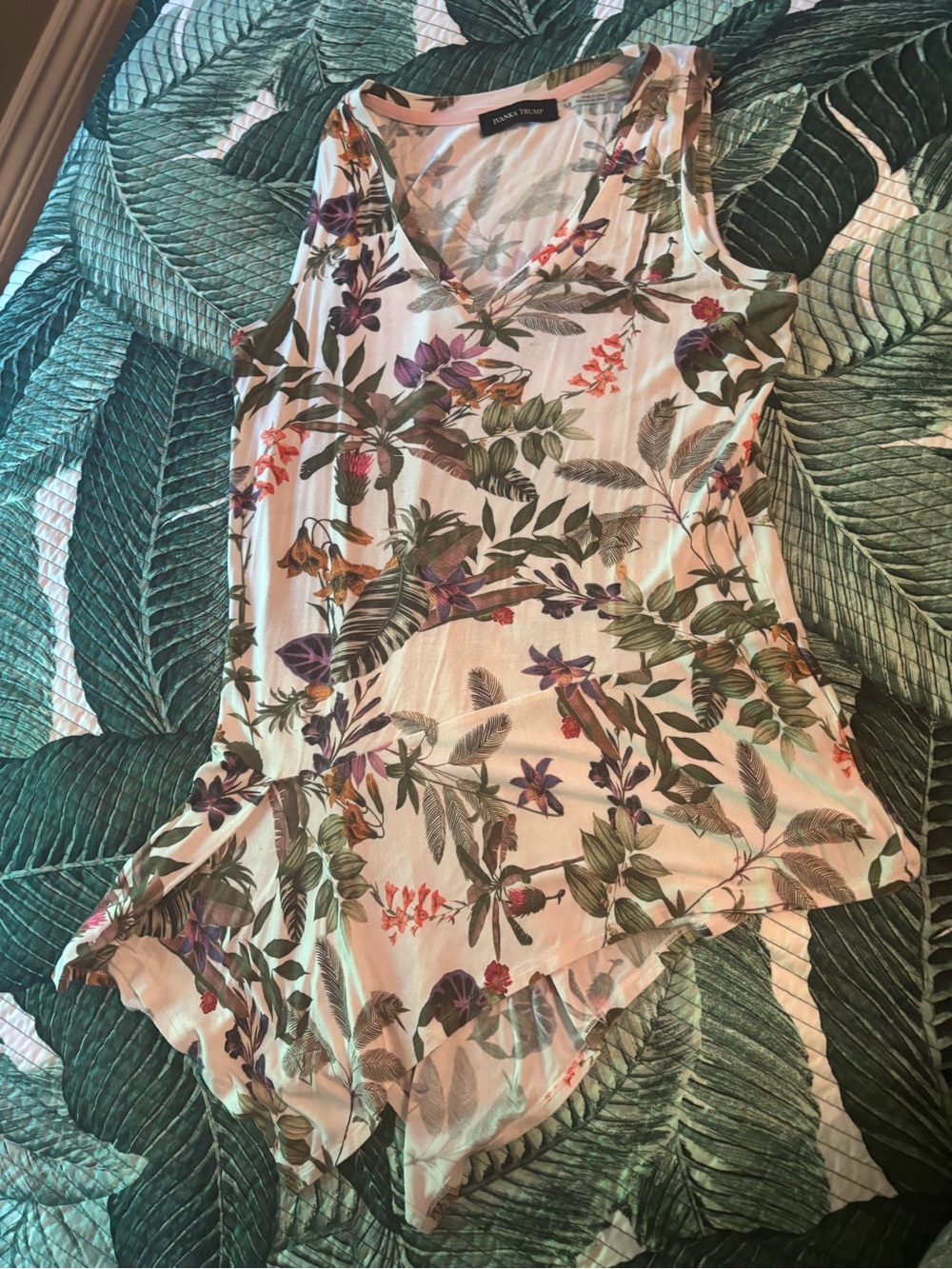Ivanka Trump floral tunic top SZ small